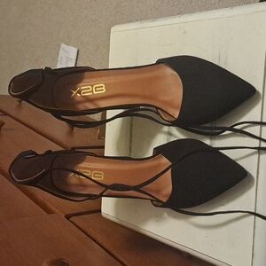 X2B Black Closed-Toe Lace-Up Block Heel